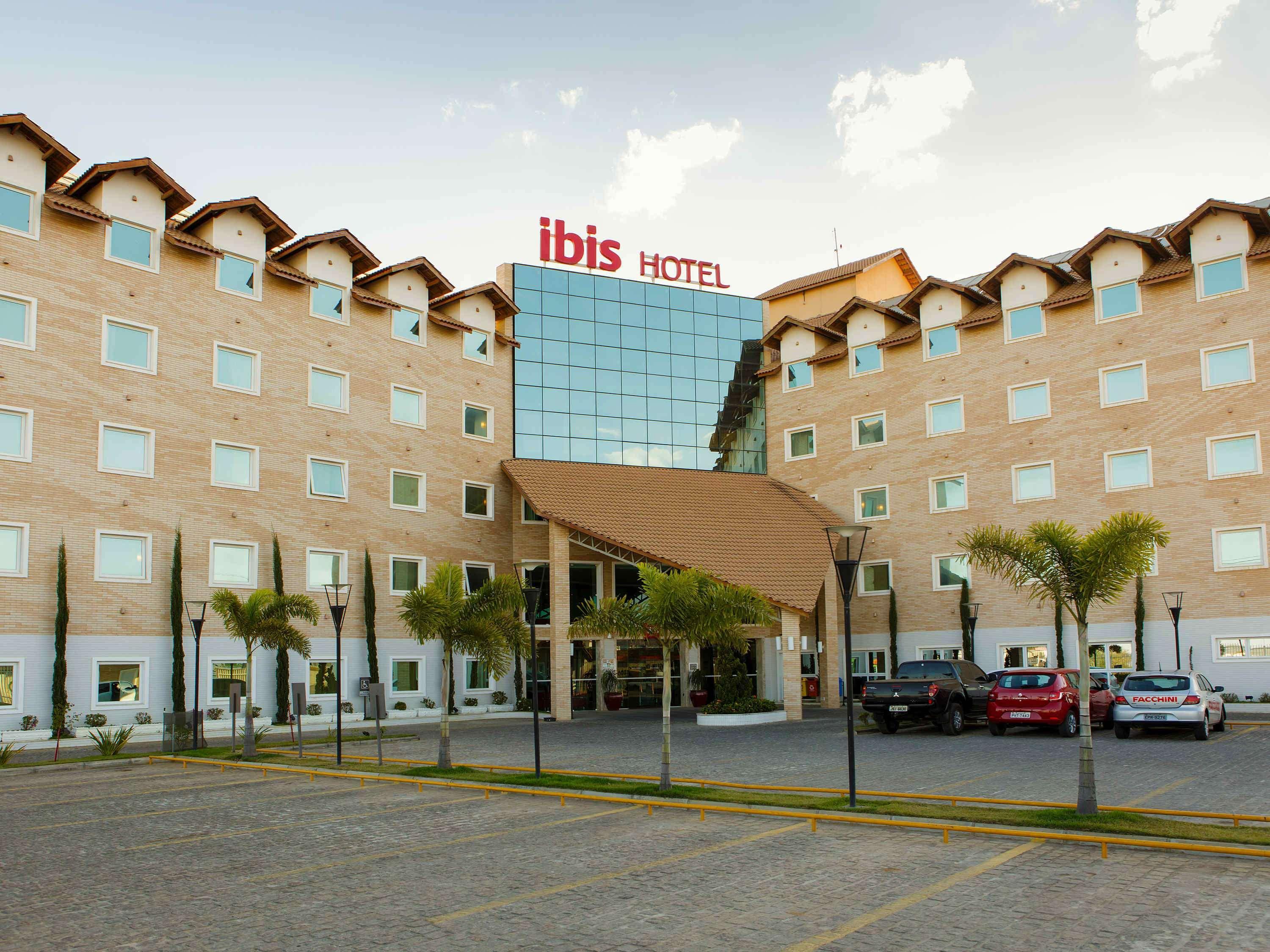 Отель Ibis Витория-да-Конкиста Экстерьер фото