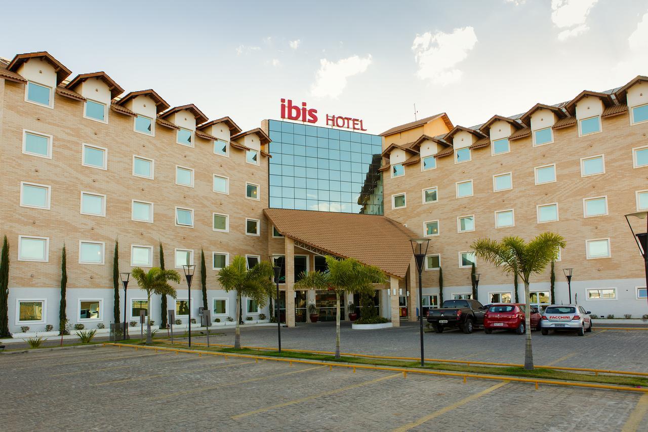 Отель Ibis Витория-да-Конкиста Экстерьер фото